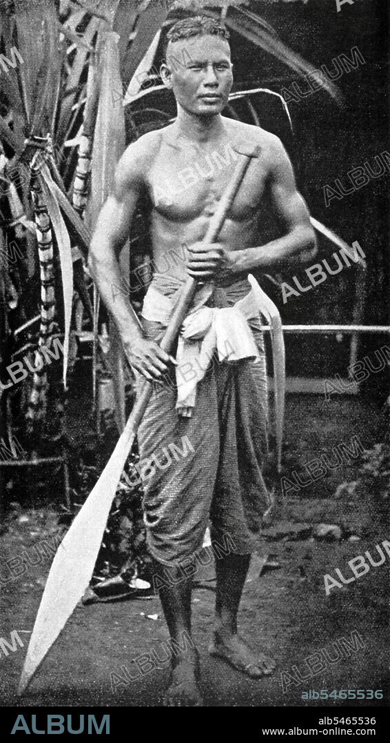 In mid-19th century Siam, both men and women wore wore similar hairstyles, with the head shaved except for a round tuft on the crown which was spiked like a brush. Both sexes also wore mid-length trousers, or 'pha nung', which were supported by a belt or tied in a knot. Middle and upper-class women generally wore a sarong or cloth over their left shoulder to cover their breast, leaving their right arm free. Before this time, the midriff and chest were usually left exposed with tattoos decorating the torso.
