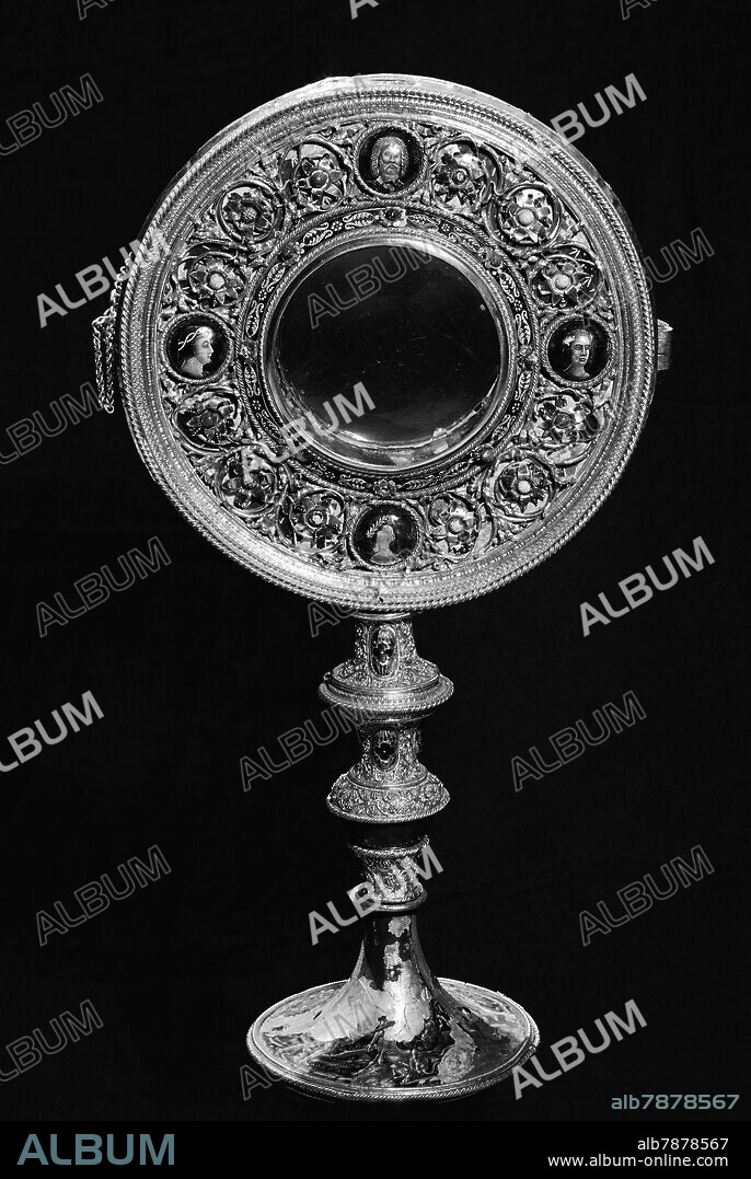 ESPEJO DE ISABEL LA CATOLICA CONVERTIDO EN CUSTODIA DE TIPO OSTENSORIO - SIGLO XV - FOTOGRAFIA EN BLANCO Y NEGRO - AÑOS 60.