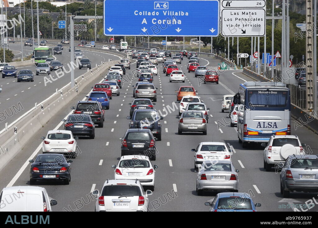 Madrid, 03/04/2015. Atascos y retenciones de tráfico en la A6, dirección La Coruña, a la altura de Las Matas. Foto: Jaime García. ARCHDC.