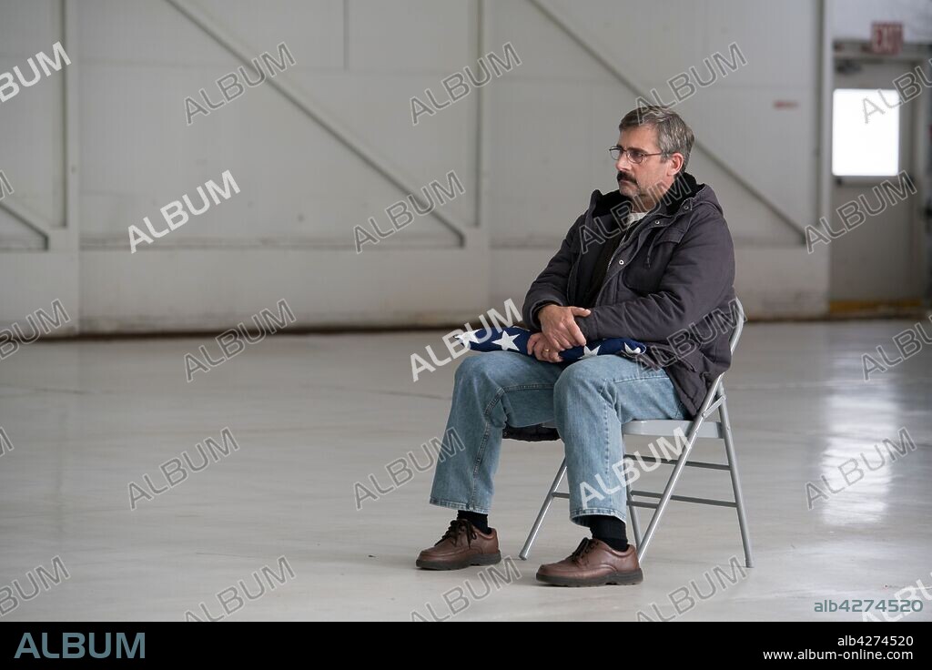 STEVE CARELL en LA ULTIMA BANDERA, 2017 (LAST FLAG FLYING), dirigida por RICHARD LINKLATER. Copyright Amazon Studios / Big Indie Pictures / Detour Filmproduction.