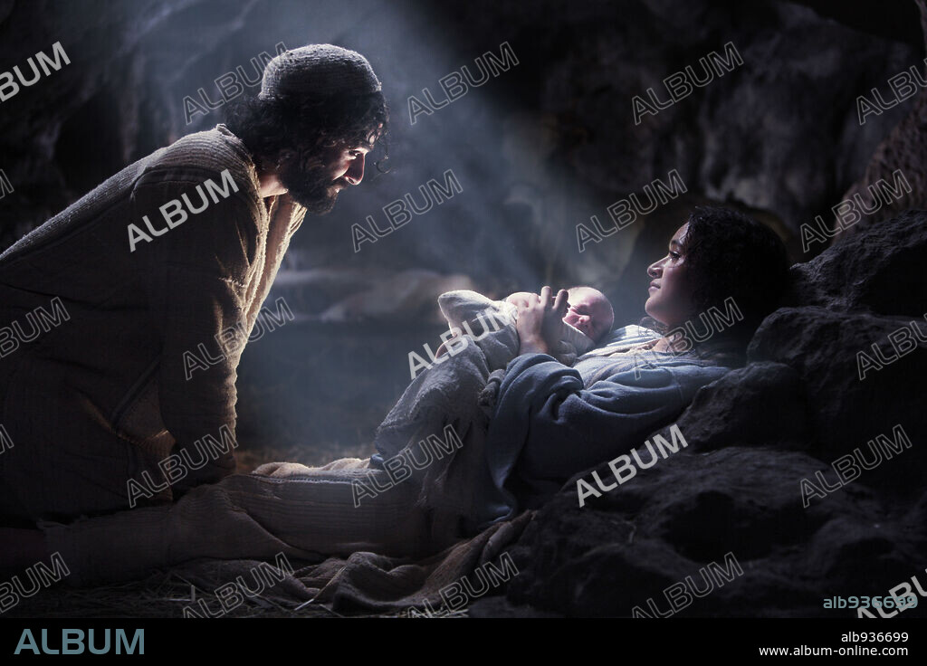 BIBBIA NT: SAN GIUSEPPE, KEISHA CASTLE-HUGHES and OSCAR ISAAC. KEISHA CASTLE-HUGHES and OSCAR ISAAC in NATIVITY, 2006 (THE NATIVITY STORY), directed by CATHERINE HARDWICKE. Copyright NEW LINE CINEMA / TRUEBLOOD, JAMIE.