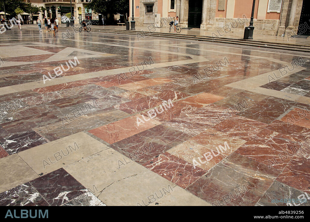 València, Comunidad Valenciana, Spain. The Virgin Square (Plaça de la Mare de Déu, Placa de la Verge, Plaza de la Virgen).