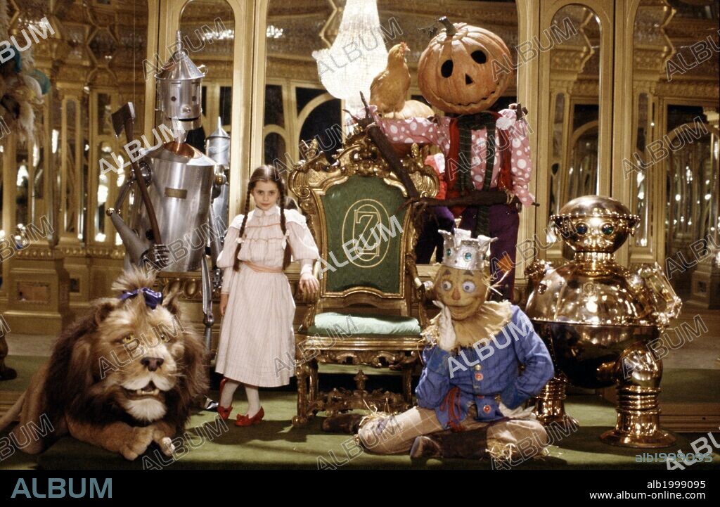 FAIRUZA BALK en OZ, UN MUNDO FANTÁSTICO, 1985 (RETURN TO OZ), dirigida por WALTER MURCH. Copyright WALT DISNEY PRODUCTIONS.