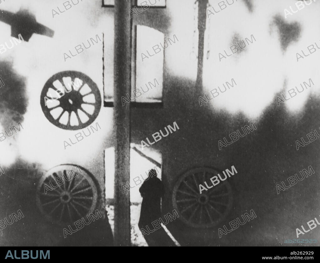 VAMPYR, 1932, directed by CARL THEODOR DREYER. Copyright DREYER-TOBIS-KLANGFILM.