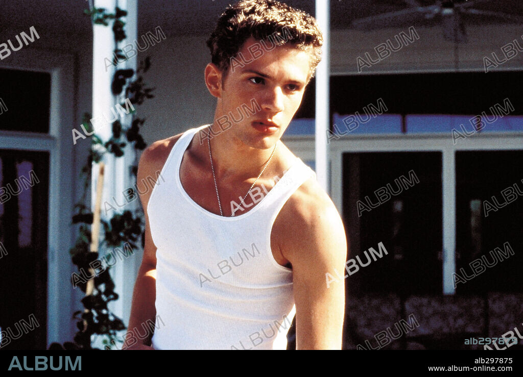 RYAN PHILLIPPE in I KNOW WHAT YOU DID LAST SUMMER, 1997, directed by JIM GILLESPIE. Copyright MANDALAY ENTERTAIMENT.