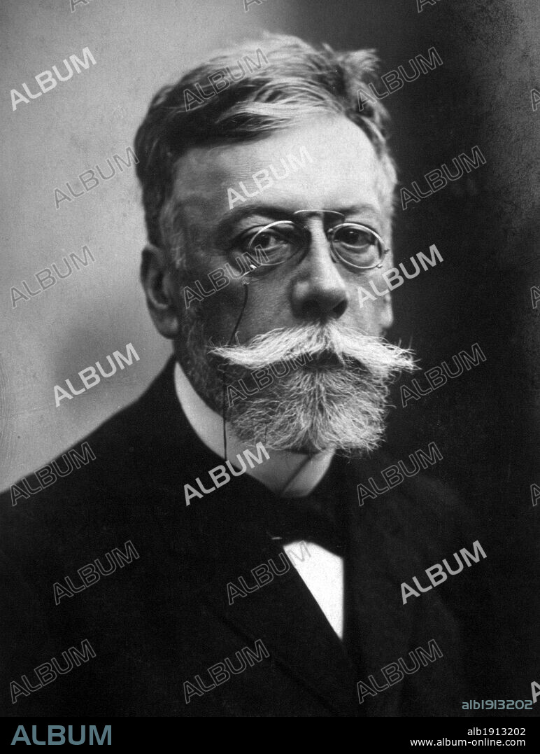 Àngel Guimerà i Jorge (1845-1924), escritor, poeta y dramaturgo español.