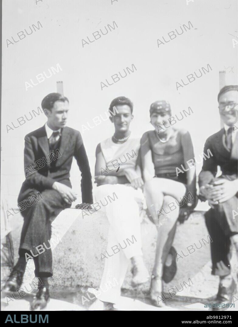 Emilio Prados (a la derecha), con Dalí Gala y Altolaguirre en Málaga en 1930.