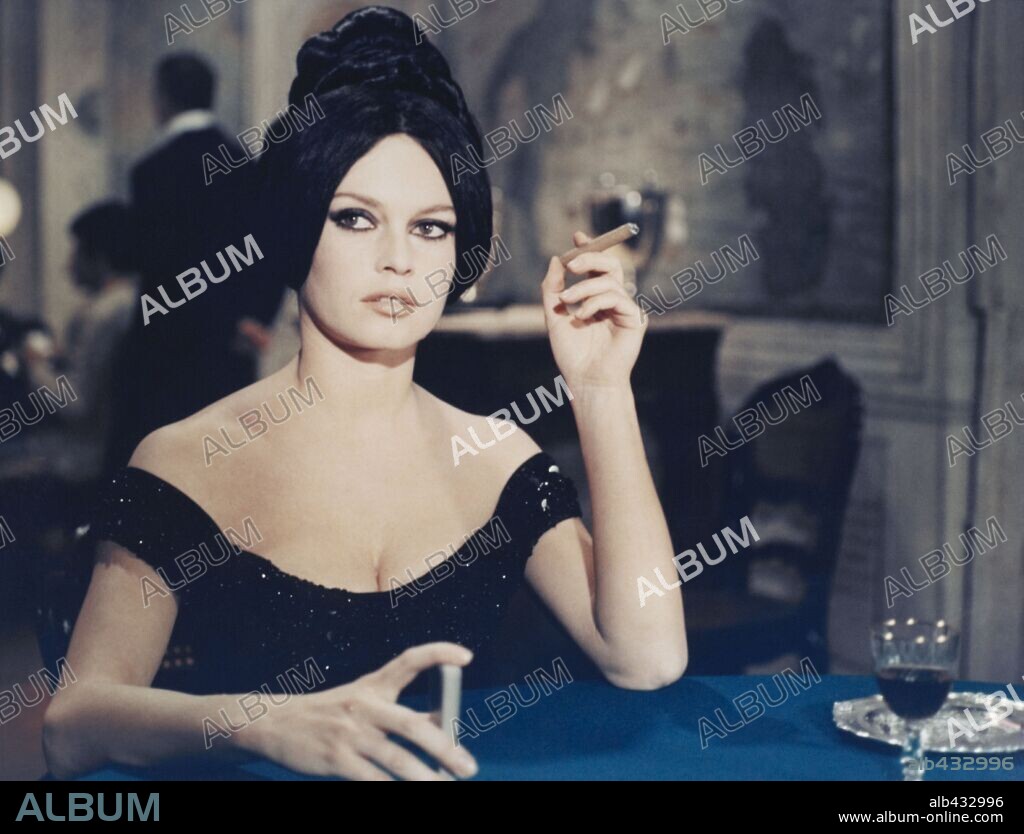 BRIGITTE BARDOT dans HISTOIRES EXTRAORDINAIRES, 1968, réalisé par FEDERICO FELLINI, LOUIS MALLE et ROGER VADIM. Copyright AIP.