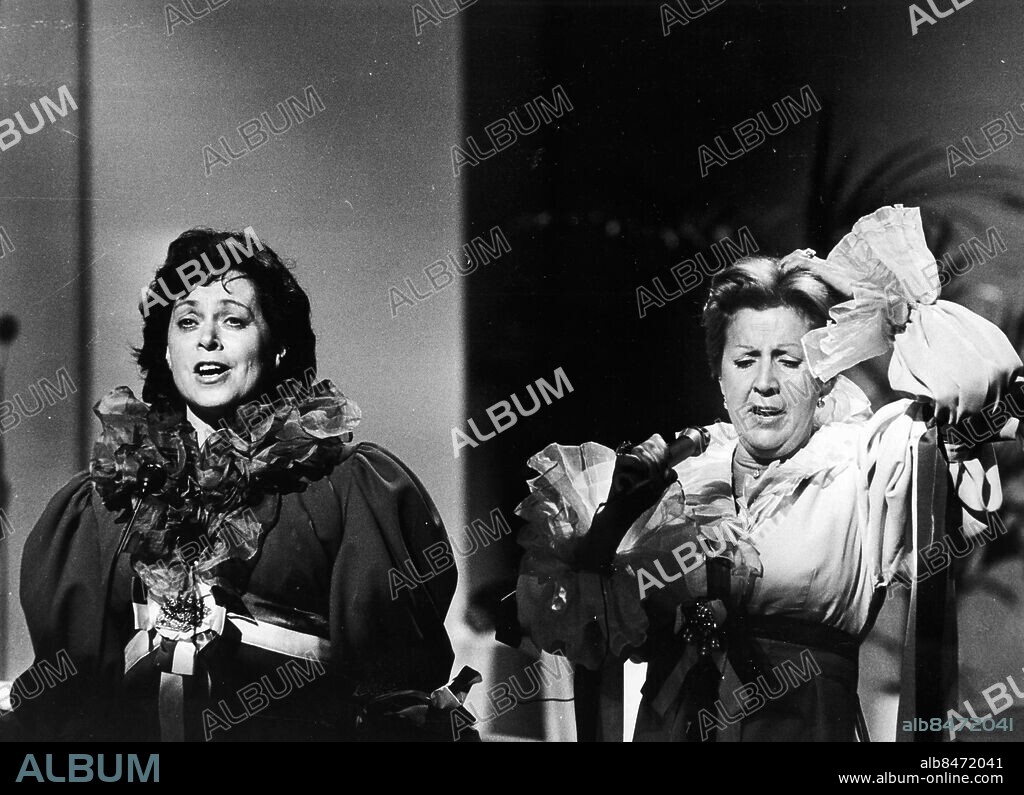 Göteborg 1980-07-20. Kjerstin Dellert - operasångerska sopran - på bilden tillsammans med Elisabeth Söderström och gruppnamnet är Prima primadonnor - inför Göteborgsbesök *** Local Caption *** GP Foto: Frank Palm. Kamerareportage.