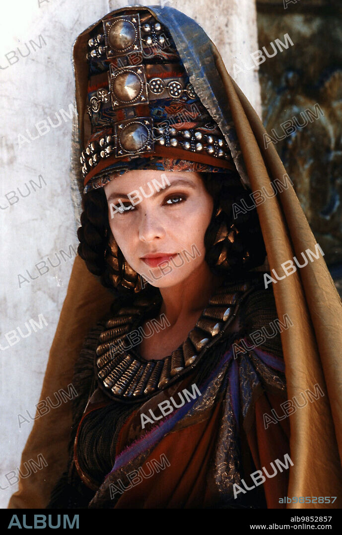ORNELLA MUTI in ESTHER, 1999, directed by RAFFAELE MERTES. Copyright Beta Film GmbH.