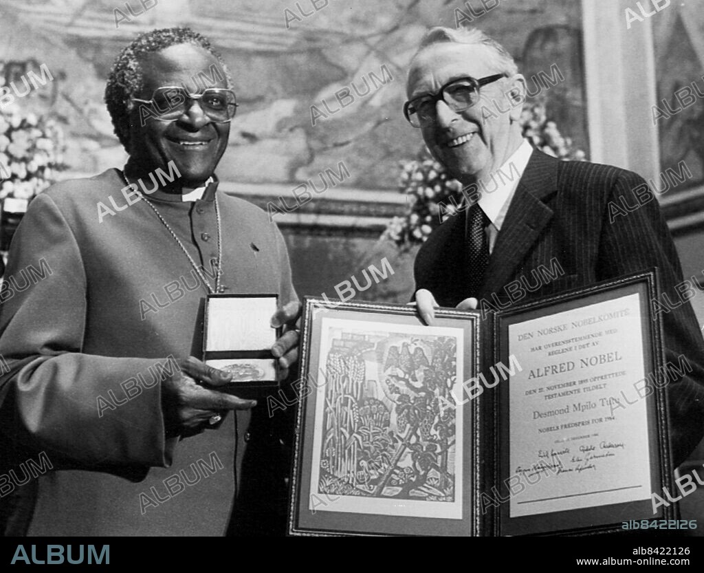 File NOBEL PEACE 1984 - Bishop Desmond Tutu, South Africa pictures together with chairman of the Norwegian Nobel Committee Egil Aarvik after he had received the Nobel Peace Prize for 1984. Foto: NTB Kod: 414 COPYRIGHT SCANPIX SWEDEN.