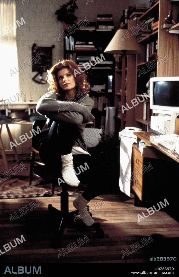 LOLITA DAVIDOVICH en ENTRE DOS MUJERES, 1994 (INTERSECTION), dirigida por MARK RYDELL. Copyright PARAMOUNT PICTURES / SEIDA, TAKASHI.