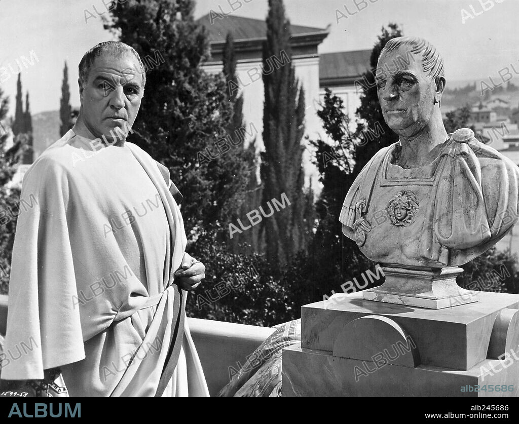 GAIUS JULIUS CAESAR and LOUIS CALHERN. LOUIS CALHERN in JULIUS CAESAR, 1953, directed by JOSEPH L. MANKIEWICZ. Copyright M.G.M.