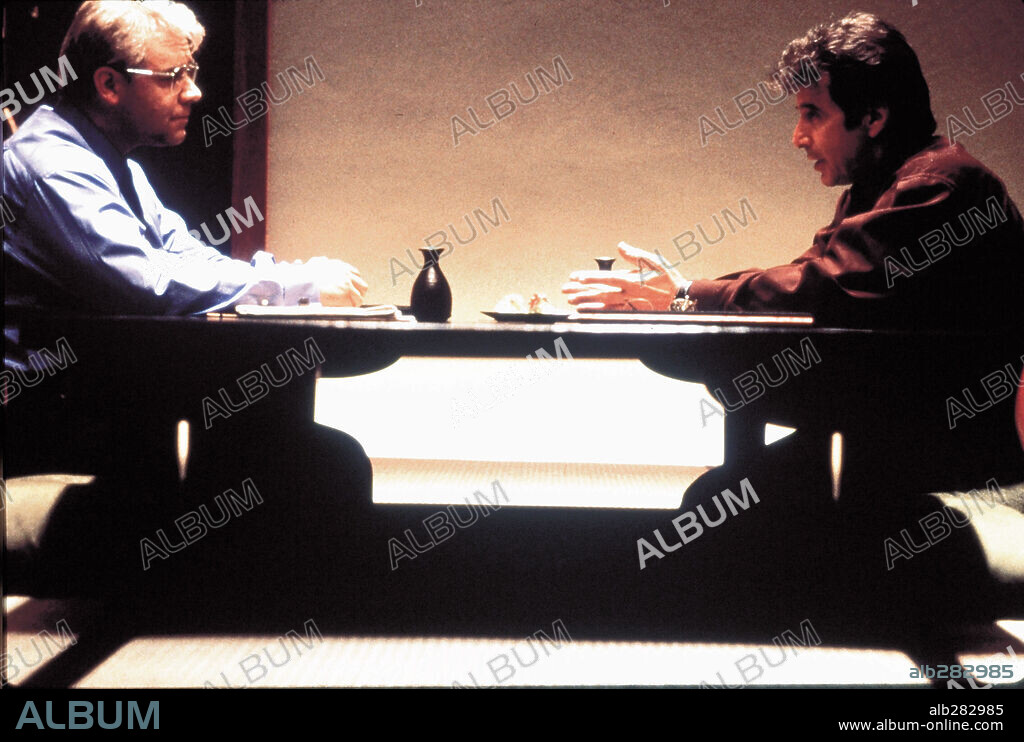 AL PACINO and RUSSELL CROWE in THE INSIDER, 1999, directed by MICHAEL MANN. Copyright TOUCHSTONE PICTURES.