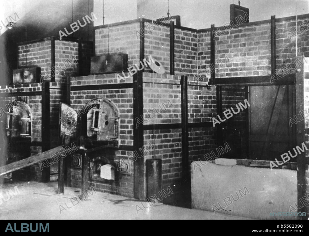 Oranienburg (Brandenburg), Konzentrationslager Sachsenhausen. (1936-1945; seit 1961 Mahn- und Gedenkstätte). Verbrennungsöfen im Krematorium. Foto, um 1944.