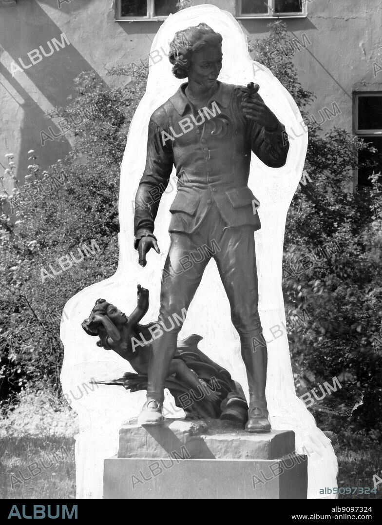 Statue of the young Linnaeus, by Carl Eldh (1873-1954), in the Old Botanic Garden, Uppsala.