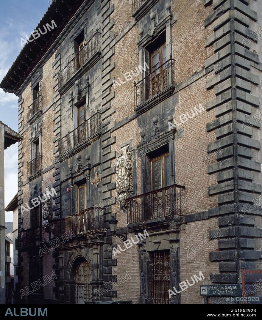 LA RIOJA. IGEA. Vista general de la fachada del PALACIO DE LOS MARQUESES DE CASA TORRE (s. XVIII). Edificio barroco que está declarado monumento histórico-artístico de interés nacional en el año 1983. Consta de elementos de noble construcción, como alabastros y basaltos negros. España.
