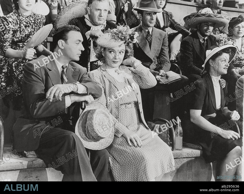 CHARLES BOYER en SI NO AMANECIERA, 1941 (HOLD BACK THE DAWN), dirigida por MITCHELL LEISEN. Copyright PARAMOUNT PICTURES.