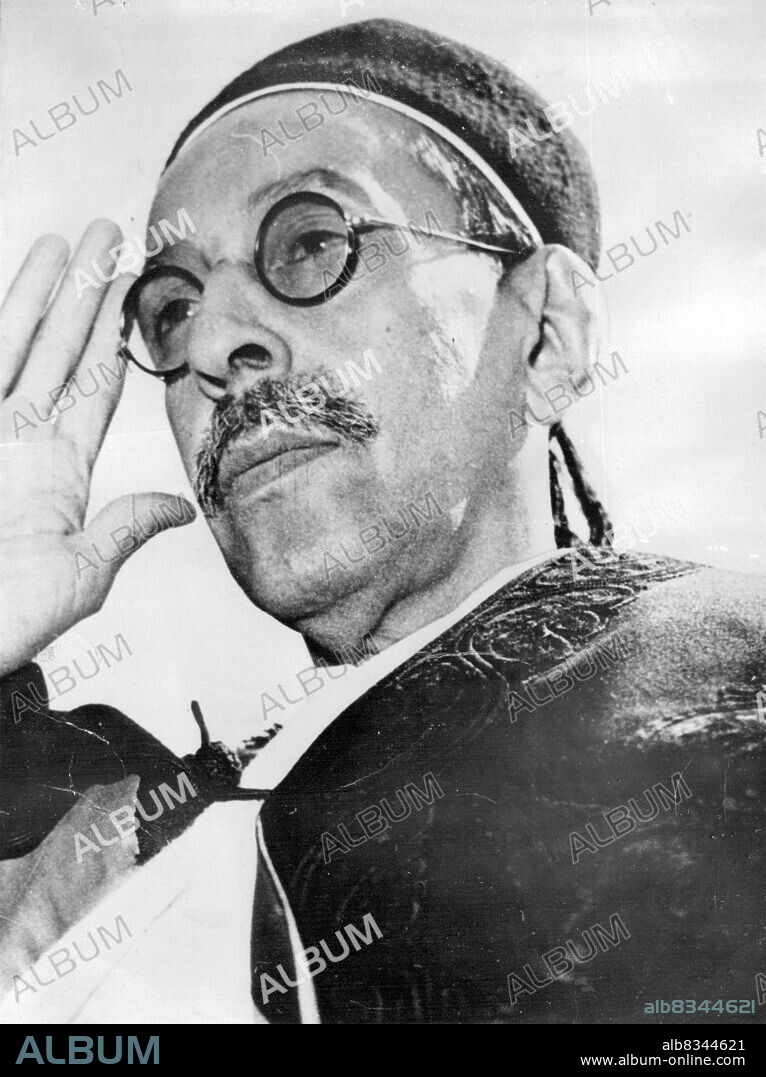To Marry For Third Time -- 65-years-old King Mohamed Idris El Sencuss of Libya, who is to marry for the third time, arrives in Egypt. His bride will be the 37-years-old daughter of a wealthy land-owning Arab family of the Minya province in upper Egypt Aliya Lamloun, King Sencuss's second wife, Queen Fatima of Libya is still alive. May 25, 1955. (Photo by United Press Photo).