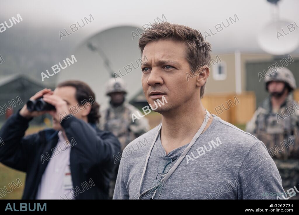 JEREMY RENNER in ARRIVAL, 2016, unter der Regie von DENIS VILLENEUVE. Copyright 21 LAPS ENT/FILMNATION ENT/LAVA BEAR FI/MEL'S CITE DU CINEMA.