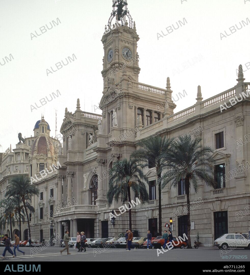 FRANCISCO MORA BERENGUER Y CARLOS CARBONELL. AYUNTAMIENTO DE VALENCIA - SIGLO XX.