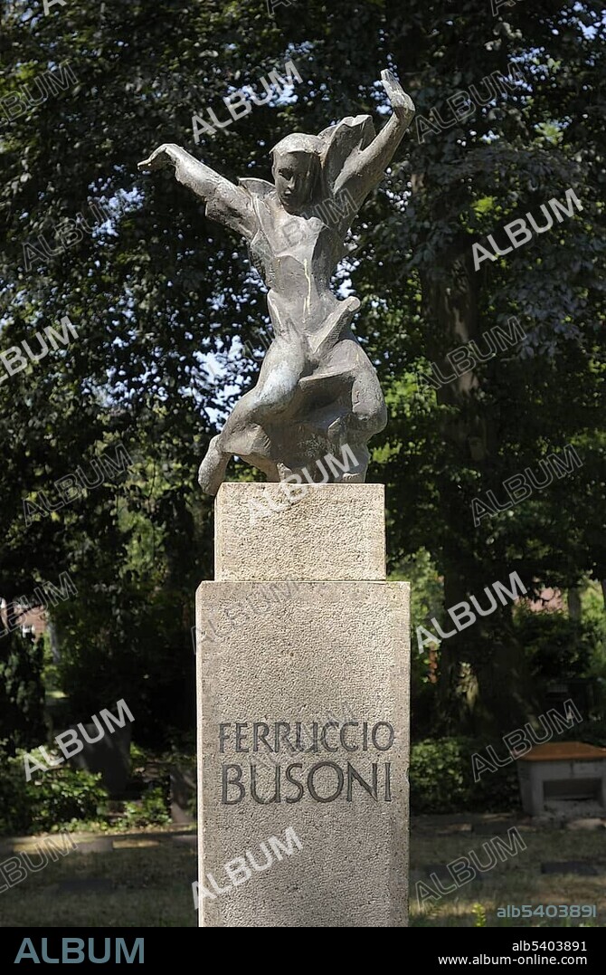 Tomb by Georg Kolbe for Ferruccio Busoni, 1866-1924, Italian composer, conductor, librettist, essayist, Staedtischer Friedhof III cemetery, Stubenrauchstrasse Tempelhof-Schoeneberg, Friedenau district, Berlin, Germany, Europe.