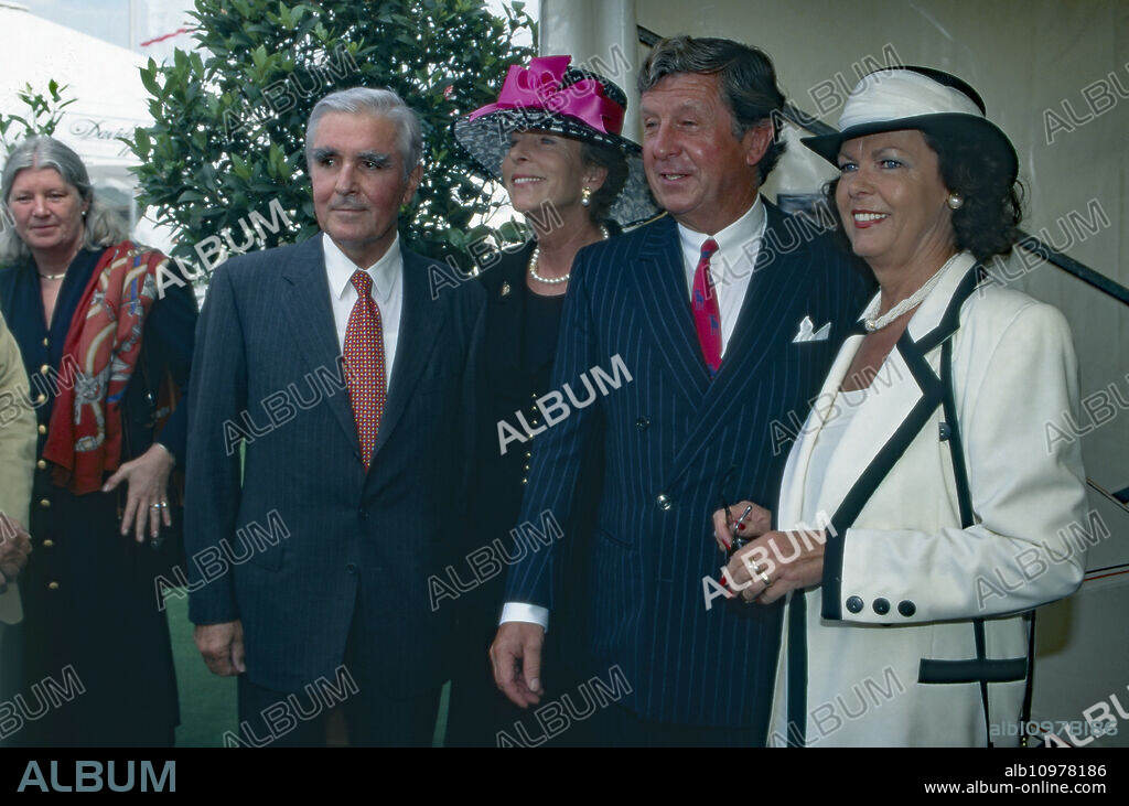 Albert Darboven and is wife Edda Princess of Anhalt (pink hat) as guests on an event in and around Hamburg, Germany 1997.