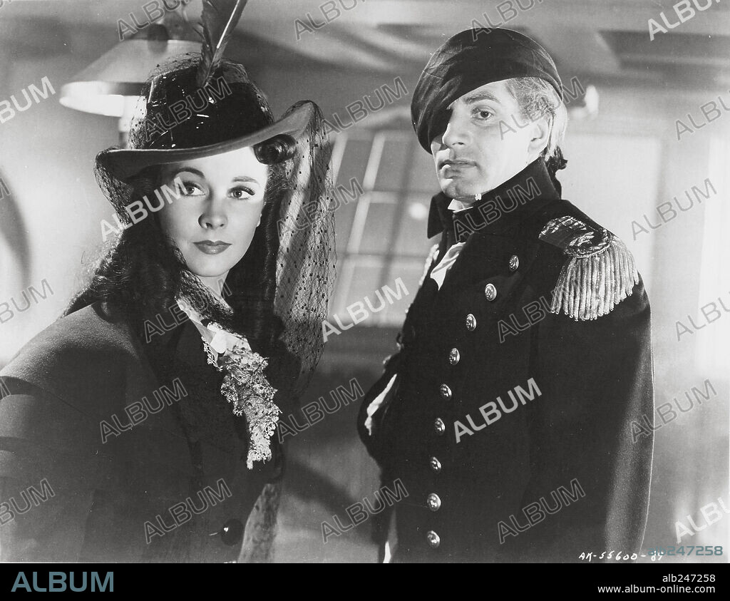 ADMIRAL HORATIO NELSON, Laurence Kerr Olivier and VIVIEN LEIGH. LAURENCE OLIVIER and VIVIEN LEIGH in THAT HAMILTON WOMAN, 1941, directed by ALEXANDER KORDA. Copyright KORDA/UNITED ARTISTS.