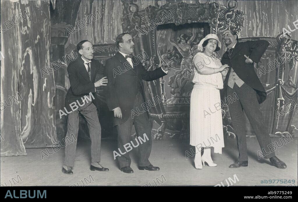 Abril 1923. Madrid. En el teatro Martin. Un cuadro del pasatiempo Lírico, de Antonio Soler y Diógenes Ferrand, música de los Maestros Quislant y Monterde, "el artículo Cuarto".