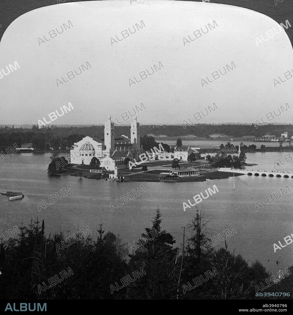 Lewis and Clark Exposition, Government Building, Guild's Lake, Portland, Oregon, USA, 1905. The Lewis and Clark Centennial Exposition was staged to commemorate the 100th anniversary of the expedition led by Meriwether Lewis and William Clark in 1803-1806, the first American expedition to cross the North American continent to the Pacific and back. Stereoscopic card detail.