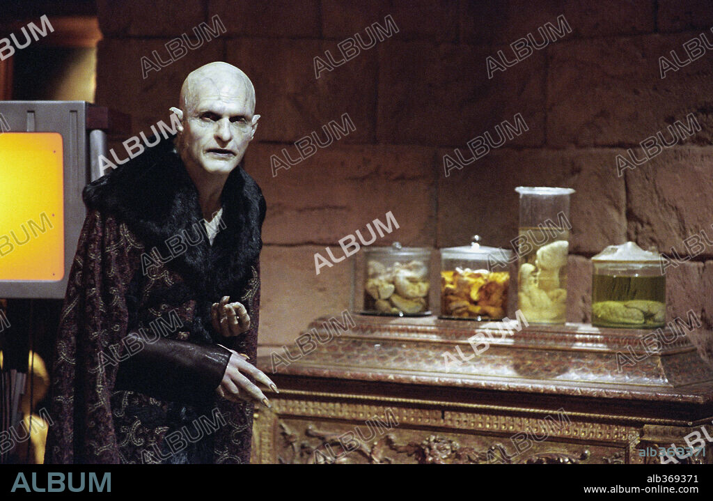 LUKE GOSS in BLADE II, 2002, directed by GUILLERMO DEL TORO. Copyright AMEN RA FILMS/JUSTIN PICTURES/NEW LINE CINEMA / TALAMON, BRUCE.