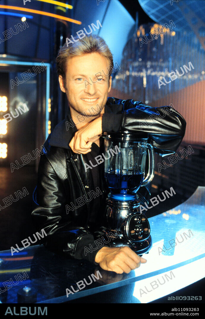 UWE HÜBNER (photo) presents summer hits non-stop. / Headline: THE GERMAN HIT MIX - THE PARTY.