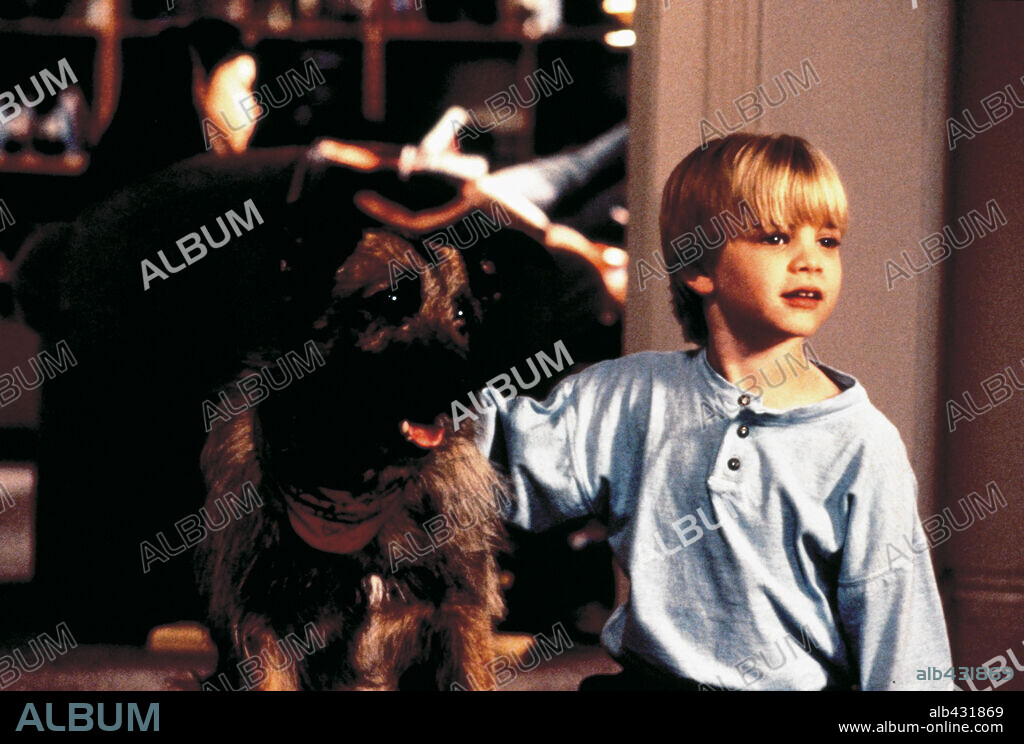 DAVID GALLAGHER in LOOK WHO'S TALKING NOW, 1993, directed by THOMAS ROPELEWSKI. Copyright TRI STAR PICTURES.