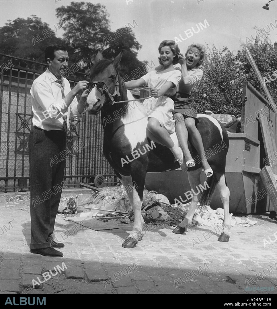Robert Dhery, Catherine Sola and Colette Brosset on july 24, 1961.