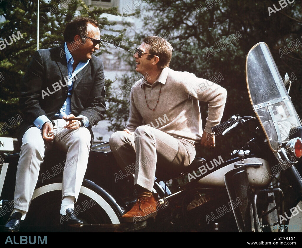 PETER YATES and STEVE MCQUEEN in BULLITT, 1968, directed by PETER YATES. Copyright WARNER BROTHERS.