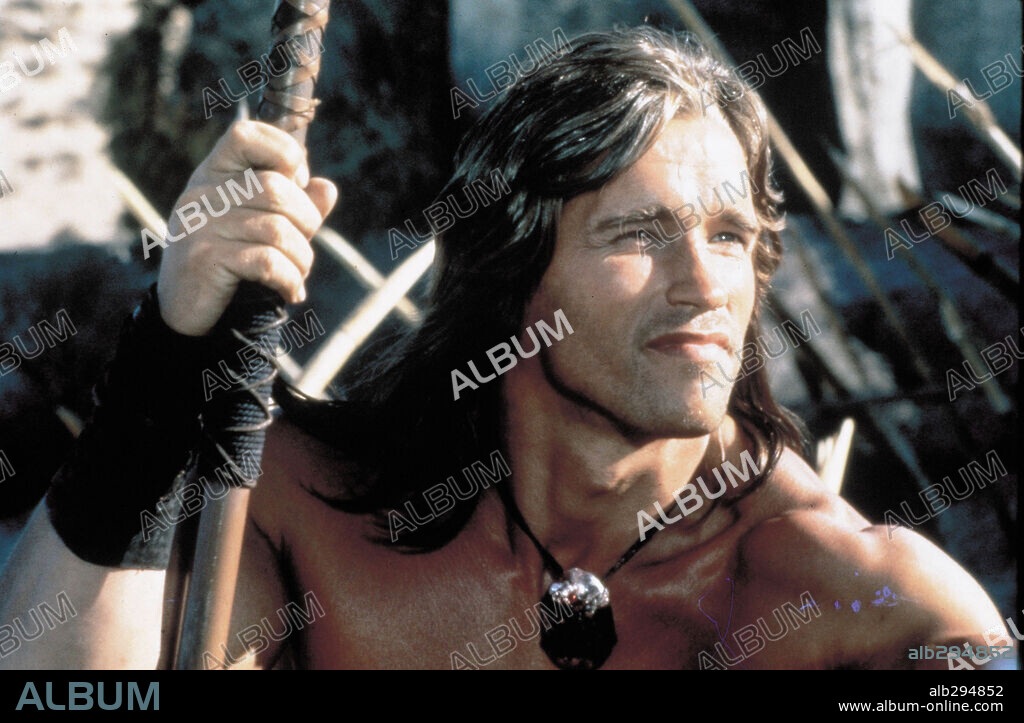 ARNOLD SCHWARZENEGGER en CONAN, EL BÁRBARO, 1982 (CONAN THE BARBARIAN),  dirigida por JOHN MILIUS. Copyright DE LAURENTIS ENTERTAINMENT GROUP. -  Album alb294852