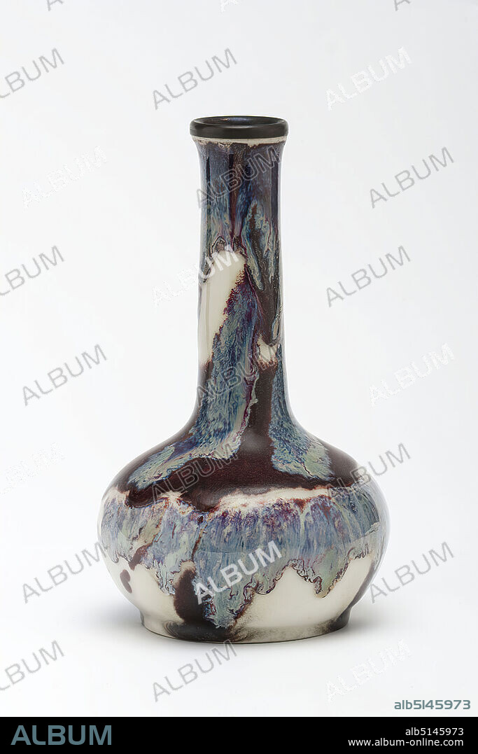 KPM Königliche Porzellanmanufaktur Berlin, Hermann August Seger, Vase, Porcelain, glazed, Total: Height: 21,80 cm; Diameter: 12,80 cm, Porcelain mark: Sceptre mark, Sgr. P, Ornamental objects, Art Nouveau, On a smooth, flat base stands a man with a full beard and curly wreath of hair, balancing on his head a naked, plump little woman, the so-called Baubo He himself is dressed in a long robe with fringes at the hem, under which an overlong phallus peeps out. He holds the woman by her feet with both hands. She herself grabs the shame with her right hand under the full stomach. In her left she holds a club. She has thrown an animal skin over her head, which is knotted over her chest. Her long hair is held by a band. The group of figures is to be connected with the pronounced reference to sexuality especially with fertility cult. At the same time, however, it also picks up an episode from the myth about Heracles: Baubo is dressed in lion skin and a club with the attributes of Hero. Thus, the bearded man is probably a sign of the hero. The story of Heracles and Omphale, where the hero had to lay down his equipment and wear women's clothes, should be remembered. The figure belongs to the group of the so-called Fayum terracottas. In Alexandria, the international, Greek-influenced center of Egypt, lives a multicultural society of Egyptians, Orientals, Greeks, Romans, Jews and others, whose different religious ideas are gradually blending together. Insights into this world of faith are provided by the so-called Fayum terracottas. They are part of the religious household, children's toys, knick-knacks, but also cult symbols, grave goods, pilgrimage images, votive offerings and magical objects for banishing evil forces. They can be found in houses, graves and sanctuaries.