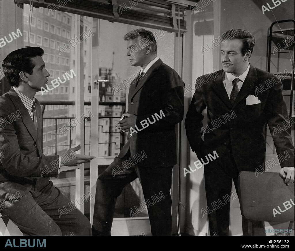 MANOLO ZARZO y RENATO BALDINI en ARMAS CONTRA LA LEY, 1961, dirigida por RICARDO BLASCO. Copyright PRODUCCION CINEMATOGRAFICA ESPAÑOLA S.A.