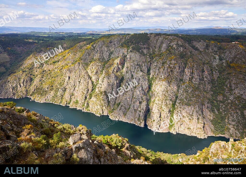 Balcóns de Madrid, Sil river canyon, Ribeira Sacra, Parada de Sil, Ourense, Galicia, Spain.