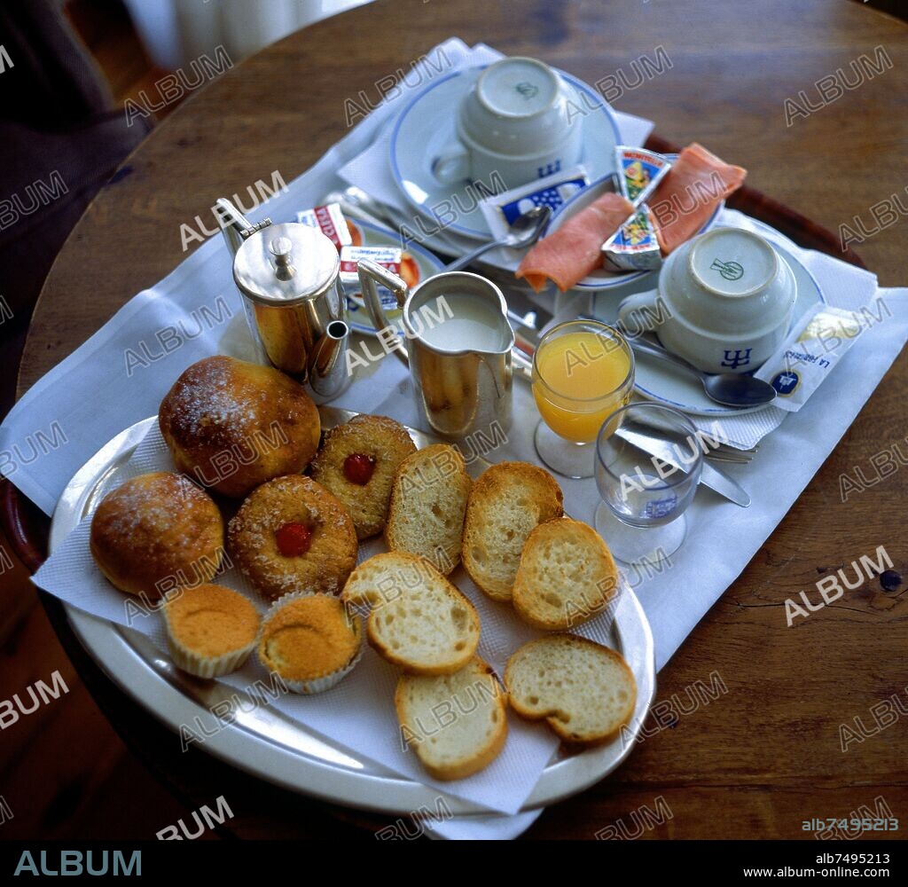 DESAYUNO - FOTO AÑOS 80.