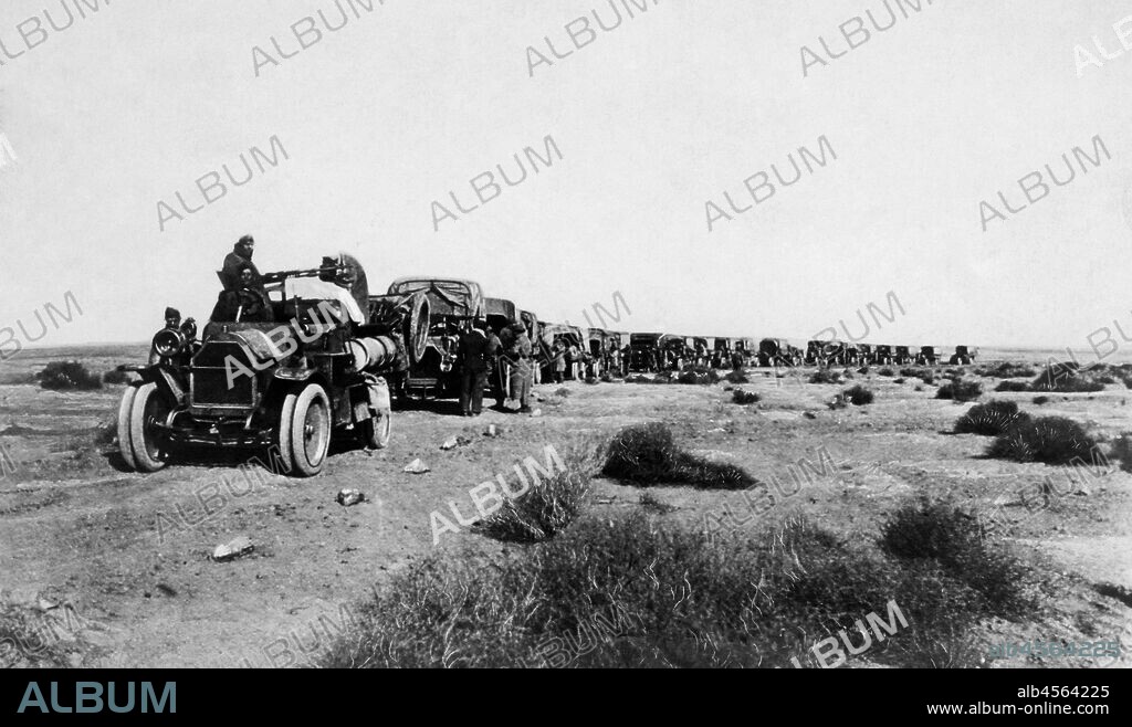 Africa, algeria, algiers tamanrasset raid, before crossing the Sahara, French soldiers on trucks fiat, 1920.