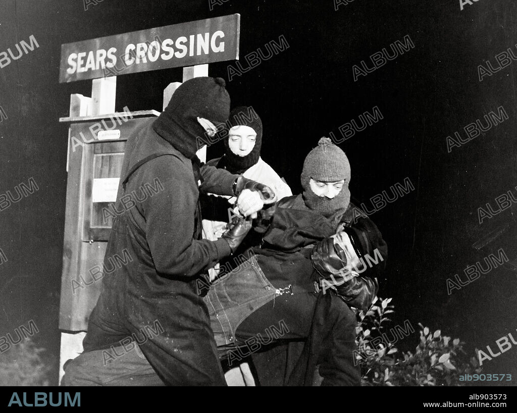 DIE GENTLEMEN BITTEN ZUR KASSE, 1966, unter der Regie von CLAUS PETER BITT und JOHN OLDEN.