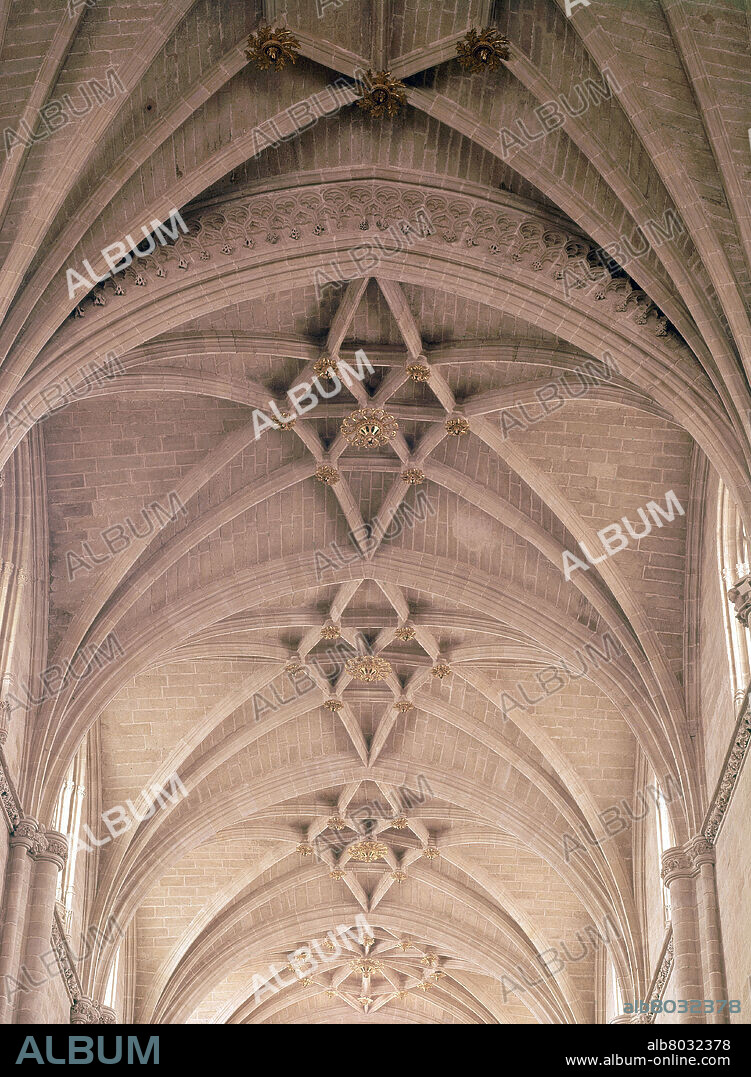 BOVEDA DE CRUCERIA ESTRELLADA DE LA CATEDRAL DE HUESCA - SIGLO XV.