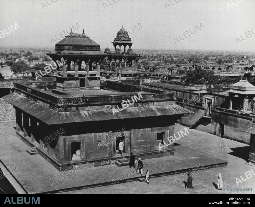 Fatehpur-Sikri, Akbar's Deserted Capital
Jodhbal's Palace. This was built by Akbar for his daughter-in-law, Jodhbal, the wife of Jehangir. March 19, 1955. (Photo by Press Information Bureau Government of India).