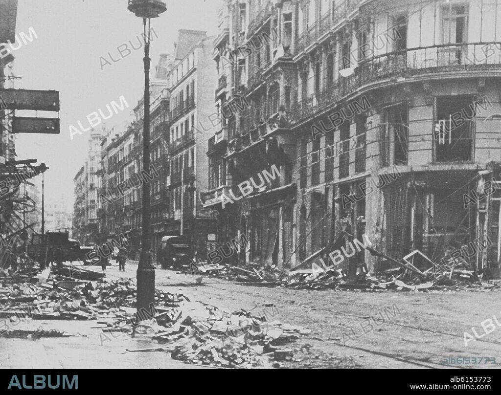 BOMBARDEO DE LA GRAN VIA - GUERRA CIVIL EN MADRID.