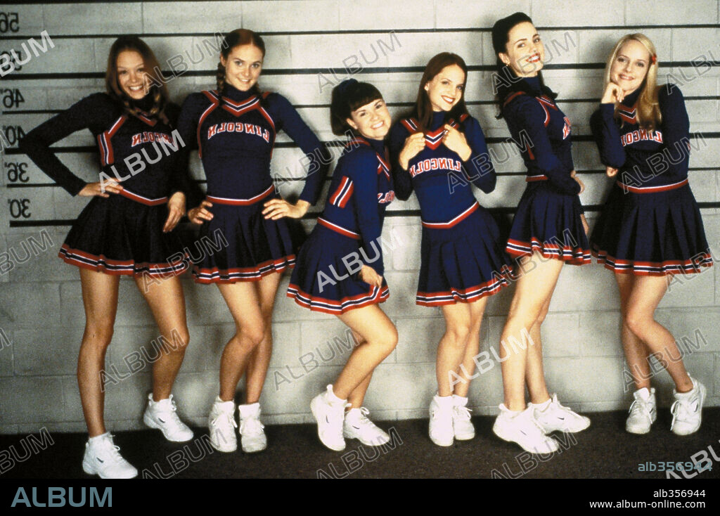 ALEXANDRA HOLDEN, MARLEY SHELTON, MELISSA GEORGE, MENA SUVARI, RACHEL BLANCHARD and SARA MARSH in SUGAR AND SPICE, 2001, directed by FRANCINE MCDOUGALL. Copyright NEW LINE CINEMA / MICHAELS, DARREN.
