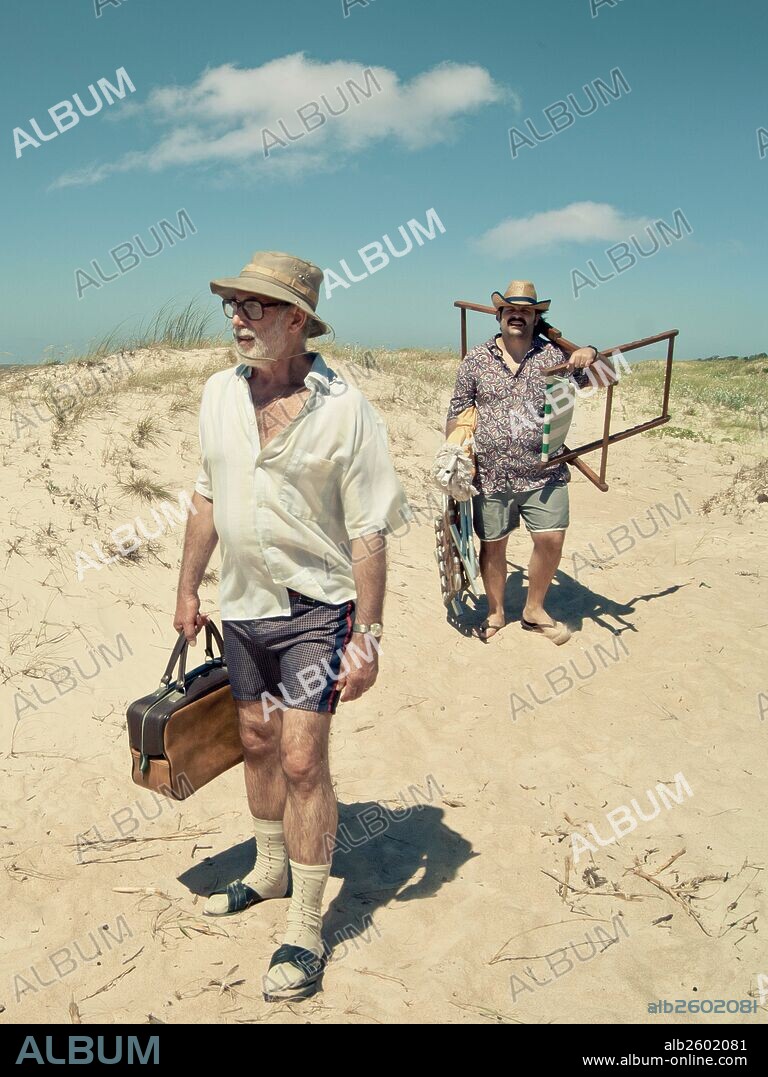 HECTOR NOGUERA and NESTOR GUZZINI in MR. KAPLAN, 2014, directed by ALVARO BRECHNER. Copyright BOABAB FILMS/EXPRESSO FILMS/RAZOR FILM PROD GMBH/SALADO MEDI.