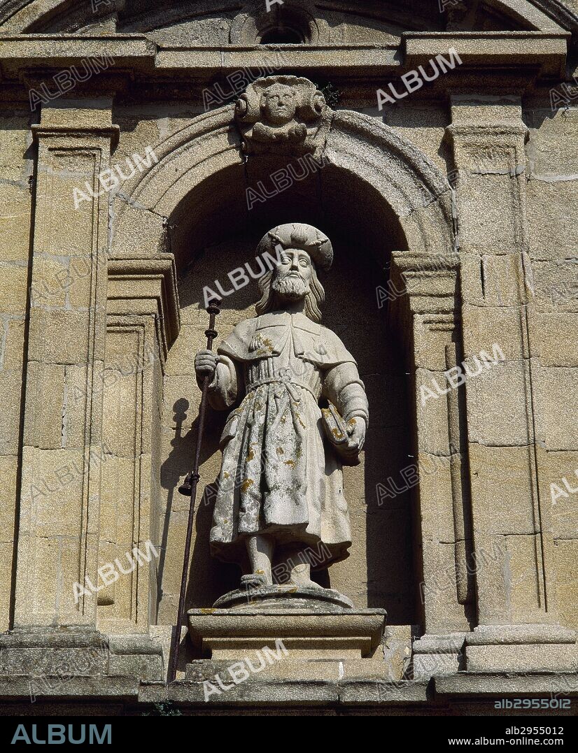 SANTIAGO el Mayor (Betsaida, Galilea-Jerusalén, h.42 d.C.). Discípulo de Jesús y uno de los doce apóstoles. Patrón de España. Imagen barroca en la fachada del MONASTERIO DE SAN XOAN DE POIO. Provincia de Pontevedra. Galicia. España.