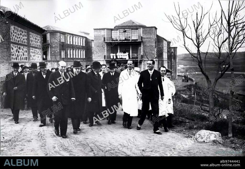 Alcalá Zamora y Manuel Azaña presidieron la inauguración del Hospital Provincial de la Misericordia en la tarde del 20 de enero de 1933.