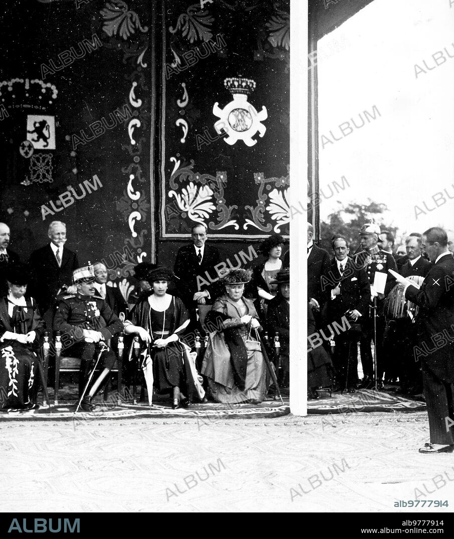 May 22, 1920. Madrid. In the Moncloa. The Duke of Alba (X), Reading his speech before Ss.Mm. and Aa.Rr. in the laying of the first stone of the house of Velázquez.